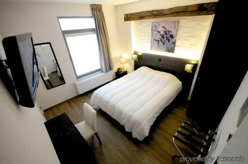 3 Paardekens - City Centre Hotel Mechelen Room photo